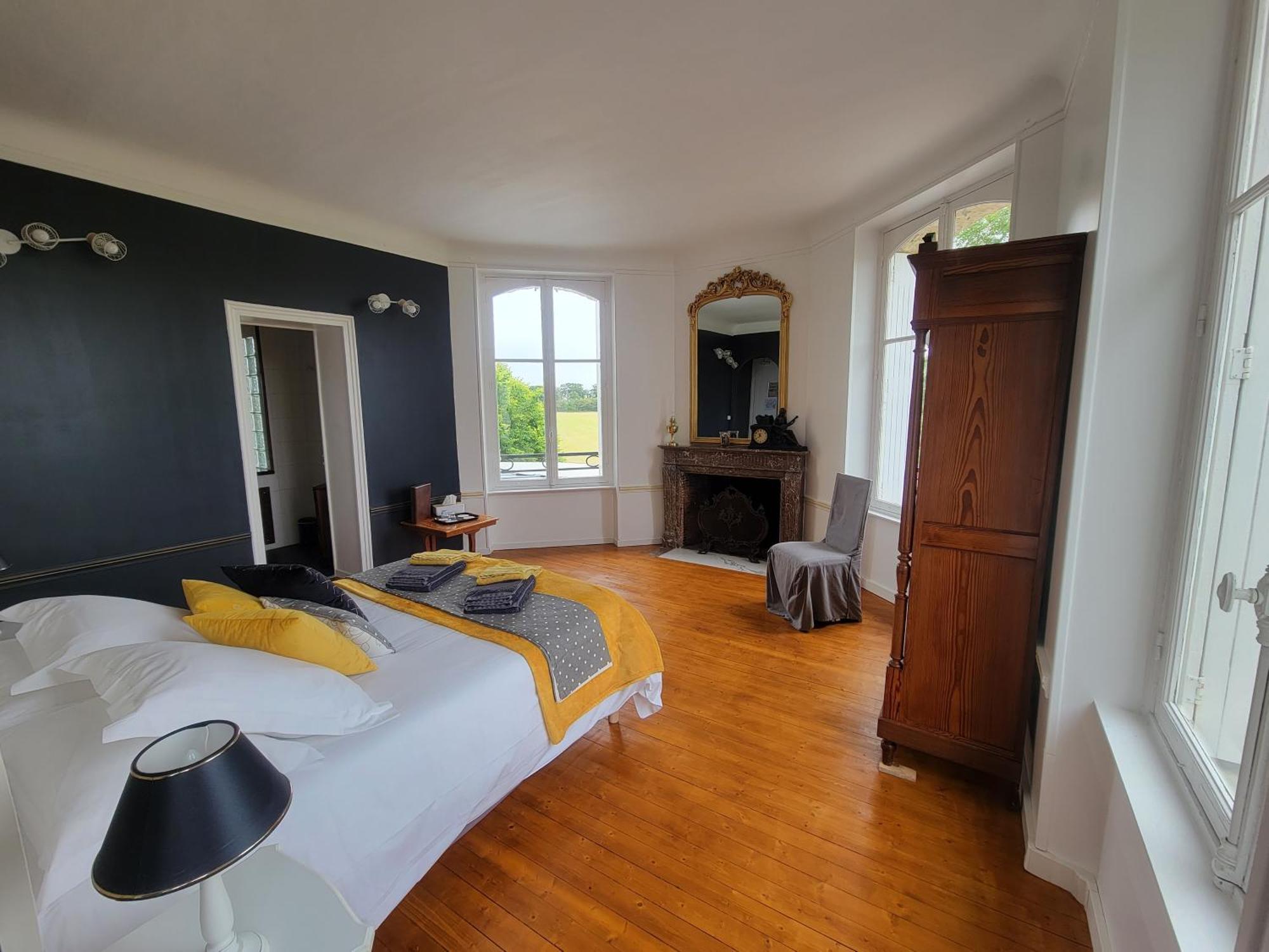 Chateau De Surville Surville  Rom bilde
